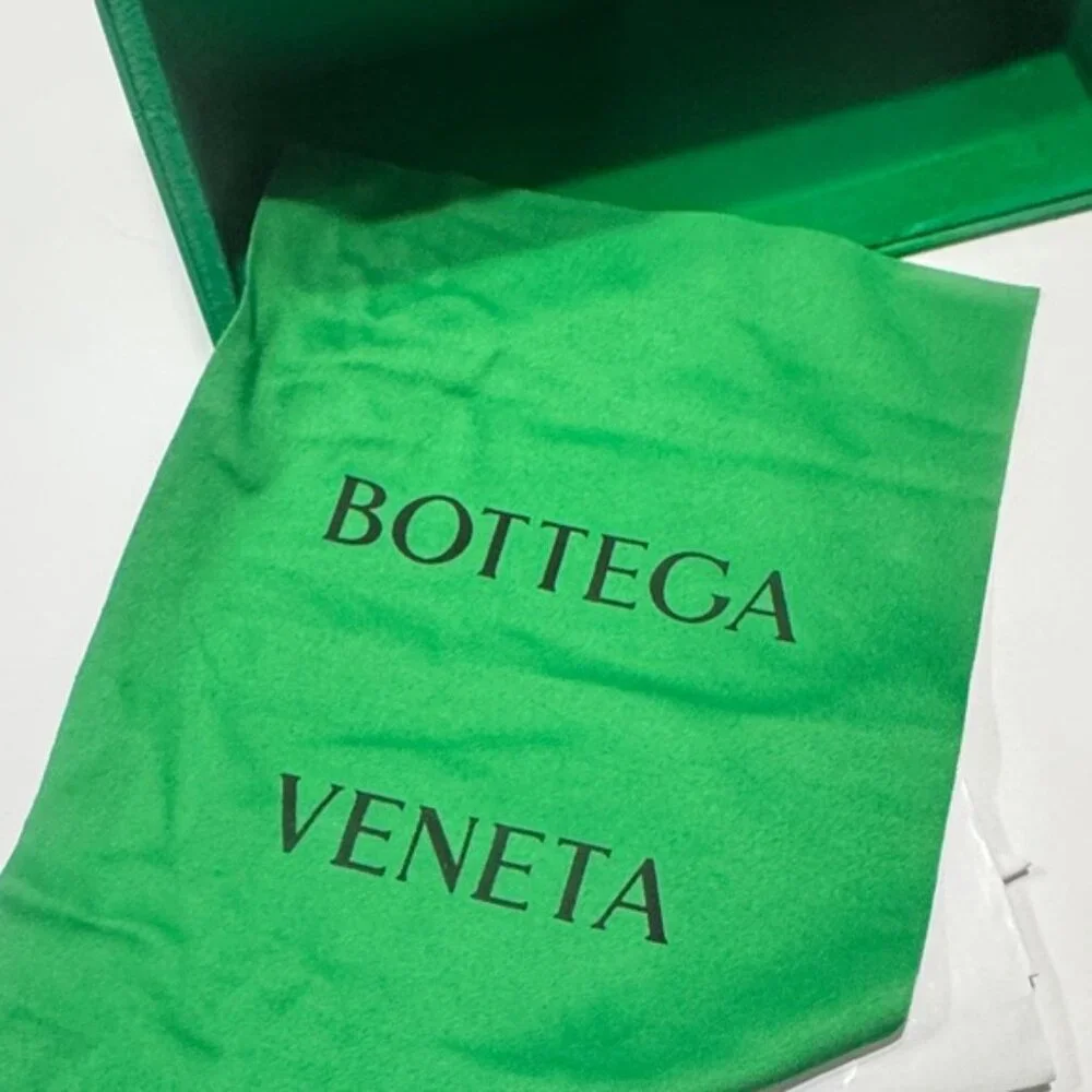 Bottega Veneta Cream and Black Sunglasses